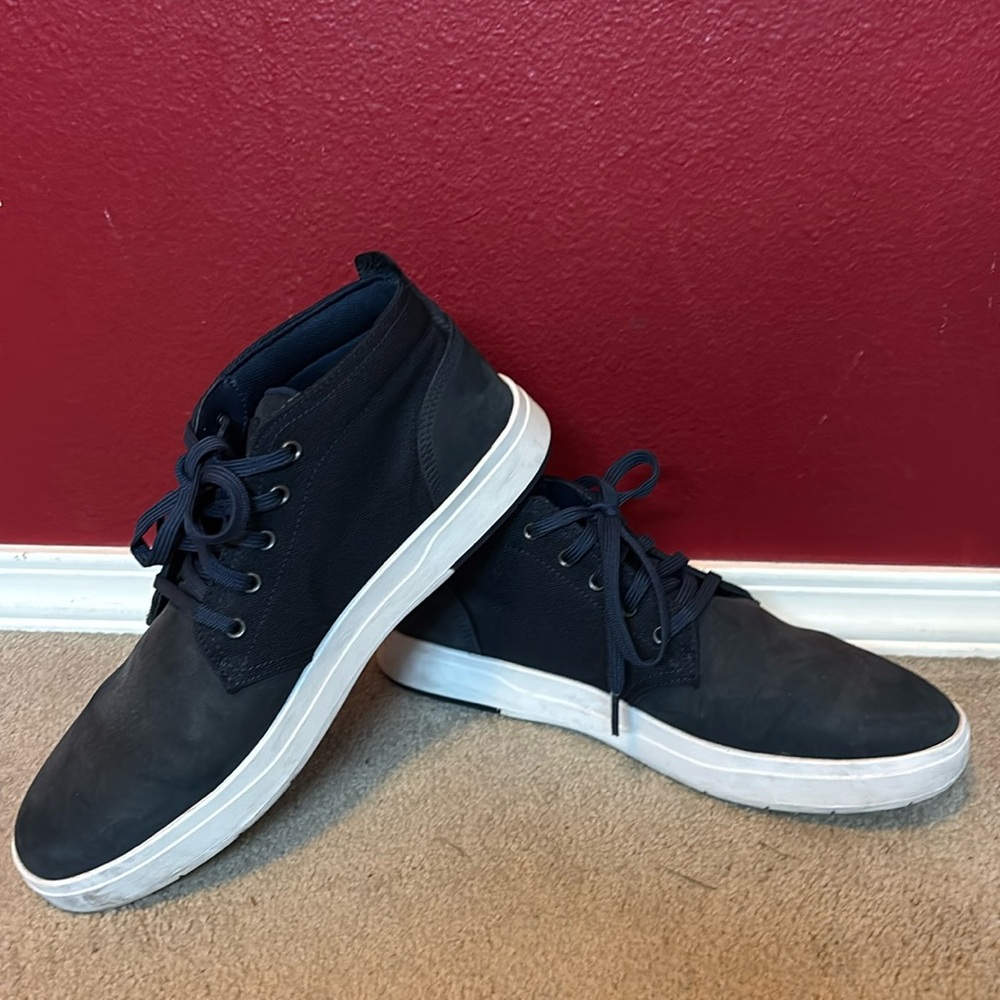 Timberland Chukka , navy blue. Gently worn a few times.
